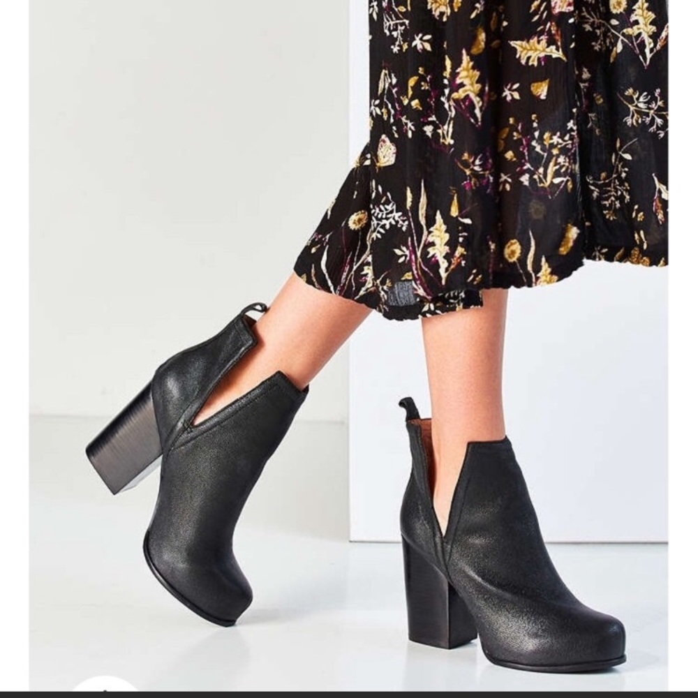 ISO Jeffrey Campbell O’Shea Boots size 8